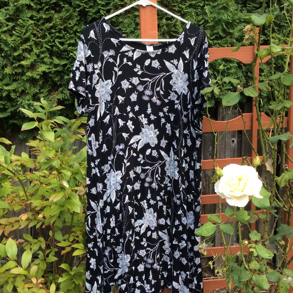 Old Navy black/white dress short sleeves
